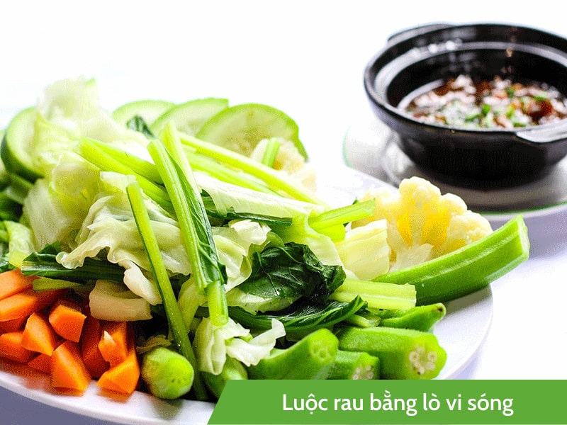 Có thể luộc rau bằng lò vi sóng hay không