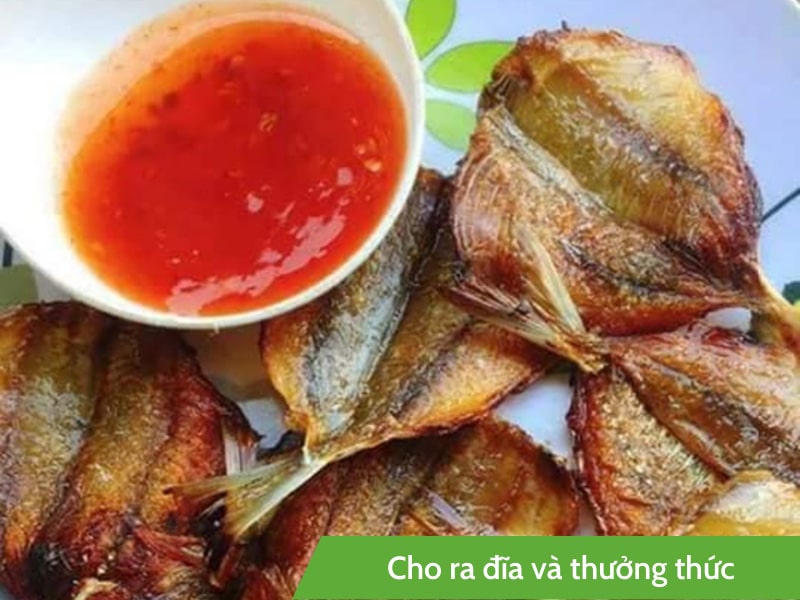 Nướng hoàn thành và thưởng thức cá chỉ vàng