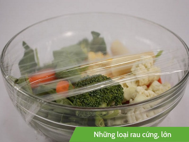 Rau cứng sau khi luộc bằng lò vi sóng