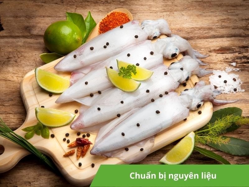 Chuẩn bị mực nguyên liệu trước khi nướng