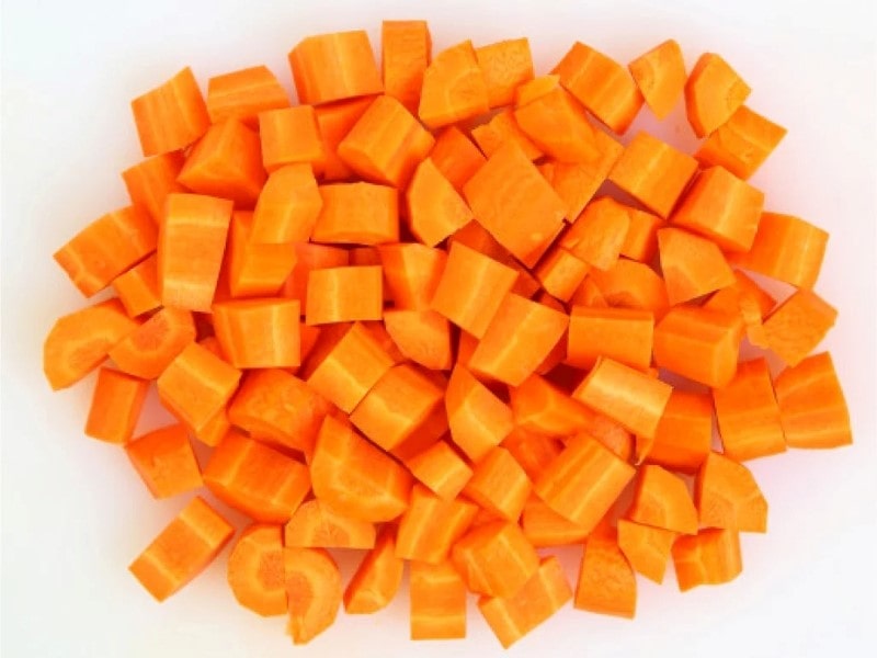 Sơ chế cà rốt làm sinh tố