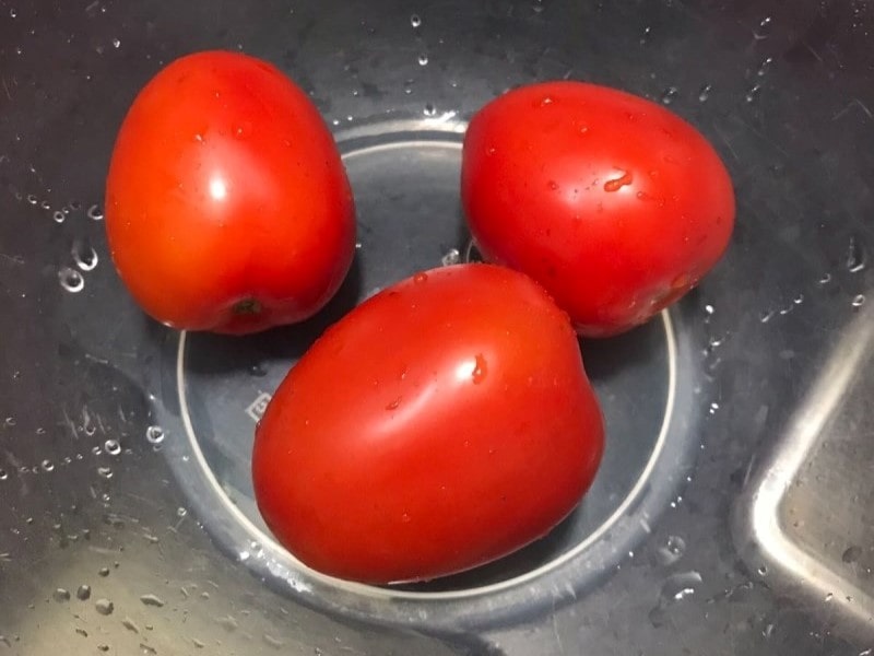 Sơ chế nguyên liệu cà chua
