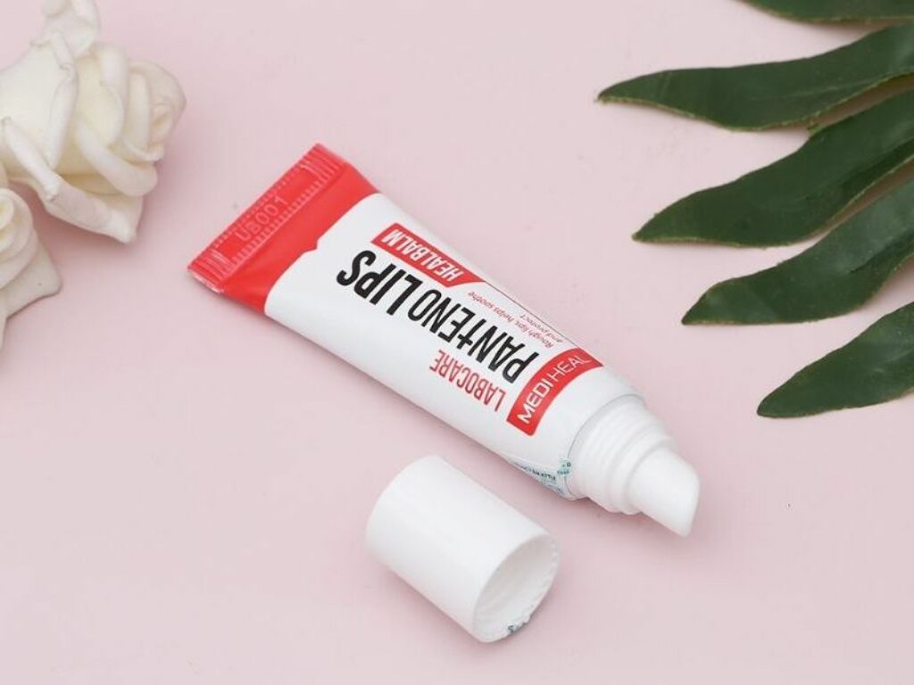 Son dưỡng Mediheal màu đỏ Labocare Panteno Lips Healbalm