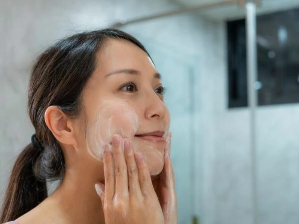 Cách dùng kem trị nám đúng cách và hiệu quả